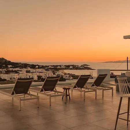 Flo Villa Naxos City