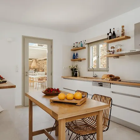Villa Flo Naxos City