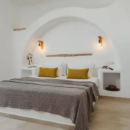 Flo Villa Naxos City