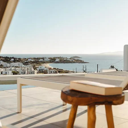 Flo Villa Naxos City